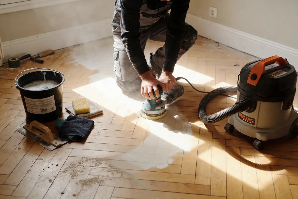 Peindre du parquet : Astuces pour un rendu impeccable !